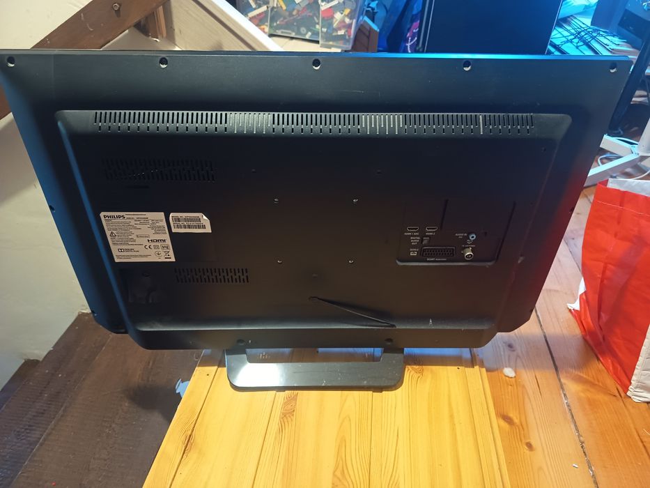 Telewizor Philips 32 całe HDMI i dekoder DVB-T w komplecie!stan bdb