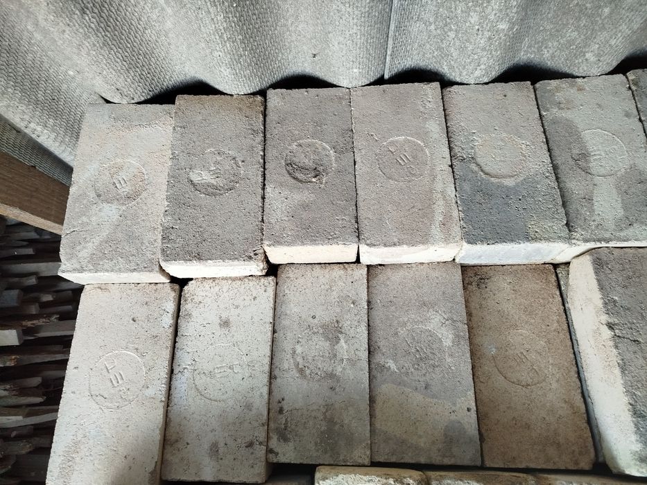 Продаю Шамотный б/у кирпич в отличном состоянии!
В наличии: