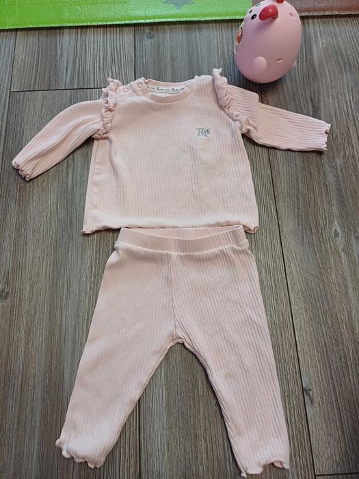 Костюмчик на дівчинку 0-3 міс.