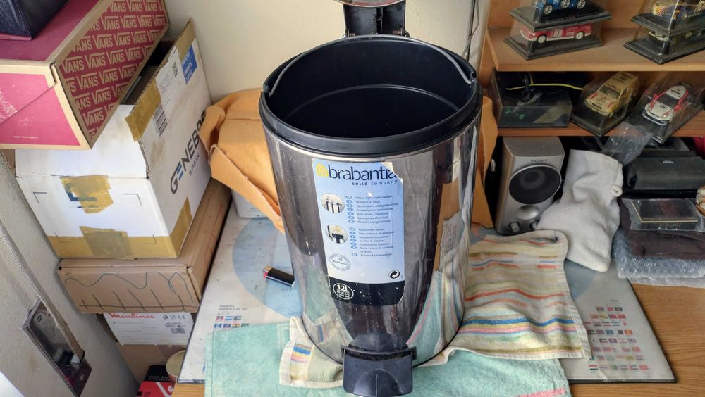 Balde Caixote Lixo Brabantia 12L aço inoxidavel.