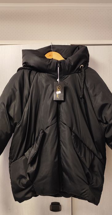 Об'ємна курточка oversize. Нова!