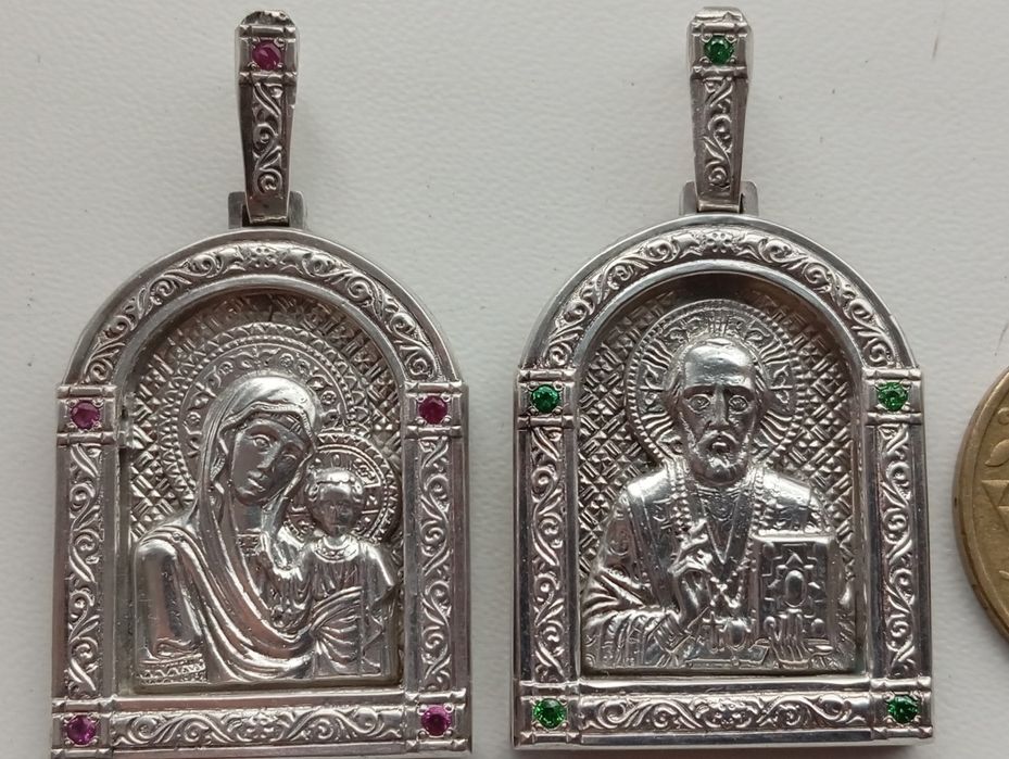 Иконка серебряная.