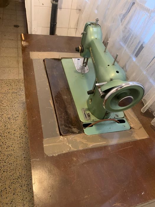 Maquina de costura Huscvarna