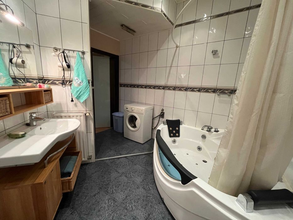 2-кімнатна квартира з джакузі  центр  майдан Конституції