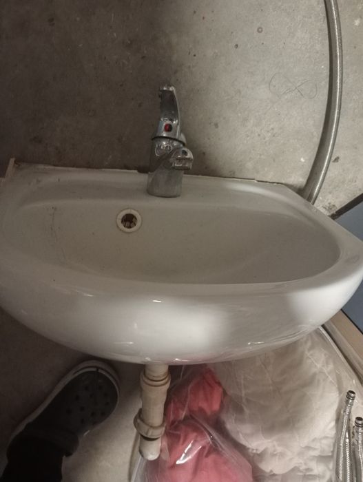 Szafka łazienkowa z umywalką 40