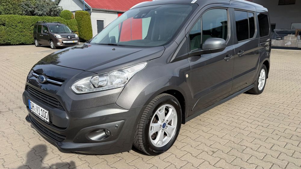 Ford Tourneo Connect Grand Auto jest po serwisie nowy rozrząd olej filtry