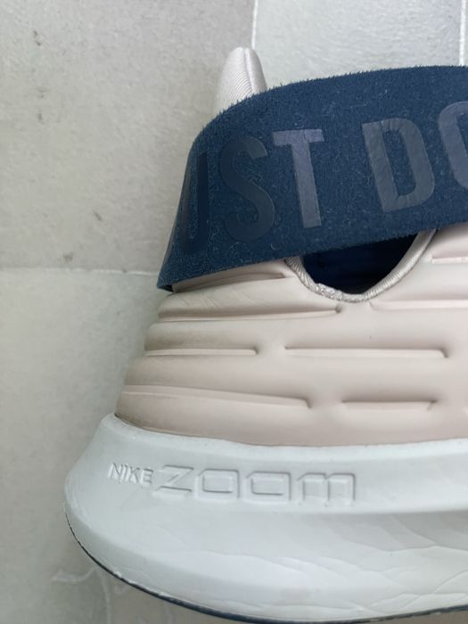 Кроссовки Nike женские