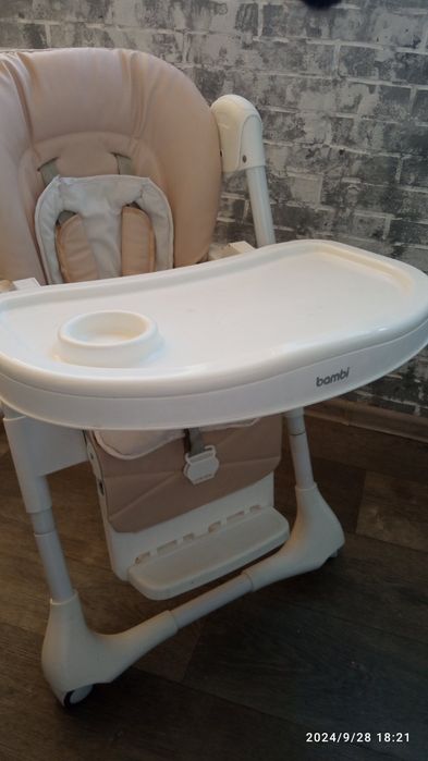 Стульчик для кормления ребёнка Bambi. Столик .Стілець для годування