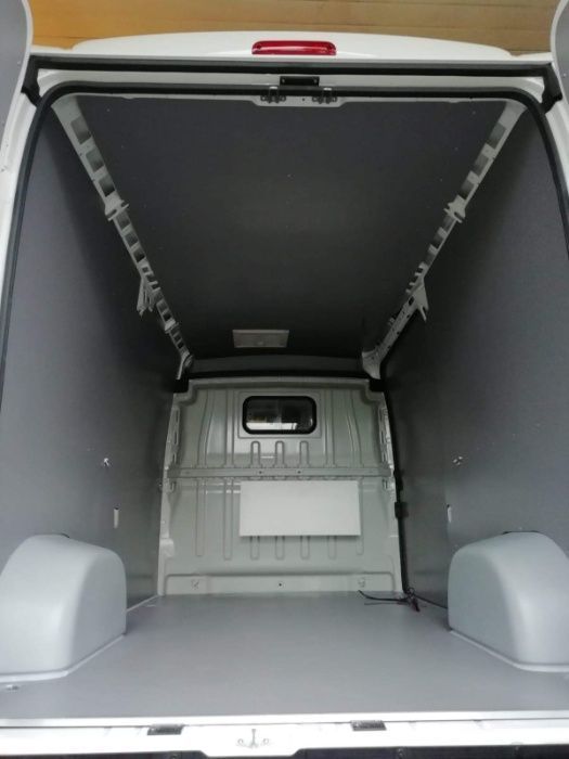 Zabudowa PREMIUM przestrzeni ładunkowej w aucie Citroen Jumper L2H2