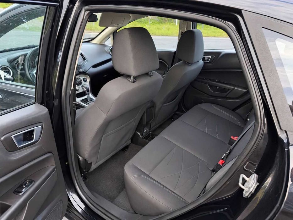 Ford Fiesta Titanium      2015