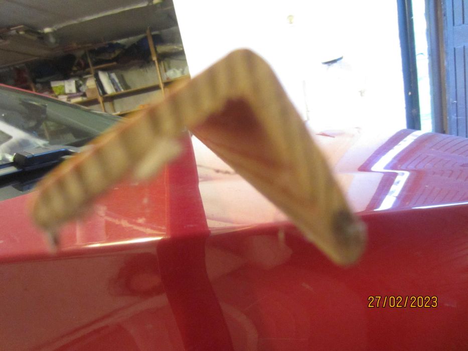 Drewniany kontownik sosnowy