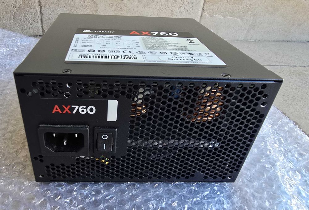 PSU Corsair AX760 80+ Platinum - 760W - Fonte alimentação