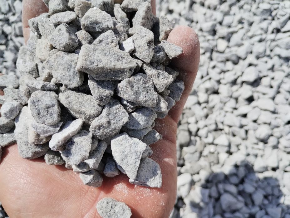 Grys granitowy żwir drenaż kruszywa piaski ziemia ogrodowa suchy beton