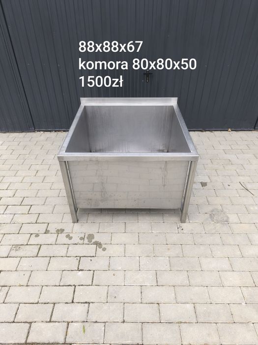 Duży basen nierdzewny