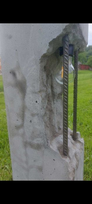 Sprzedam lampę ogrodową z betonu.