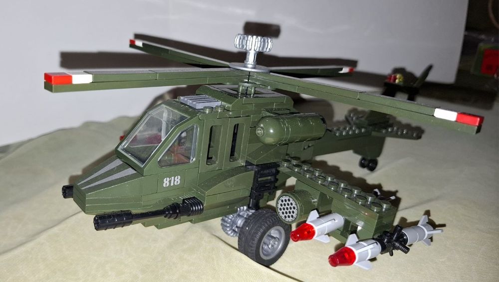 Лего "Військовий вертоліт"