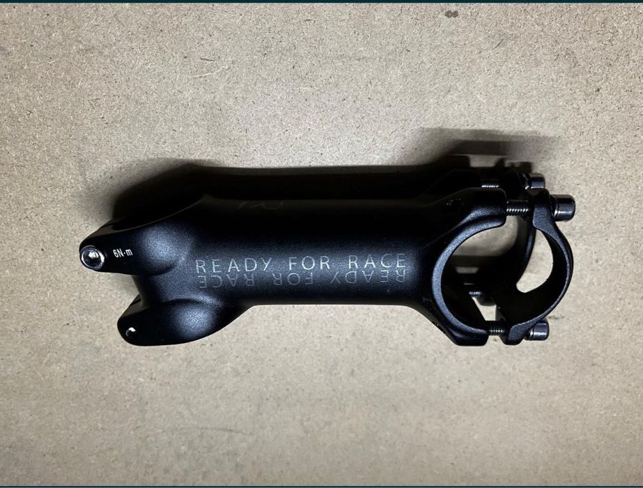 Pedais de encaixe, avanco e volante