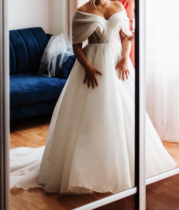 Suknia Ślubna z gorsetem i trenem