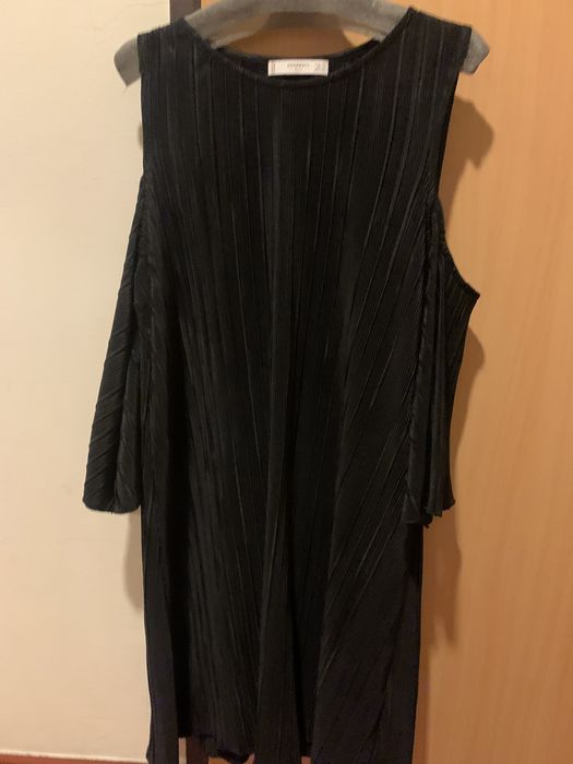 Vestido preto plissado