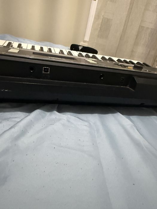 Teclado Yamaha e243