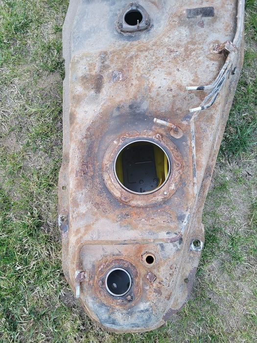 Бак Mitsubishi Pajero Wagon IV (V93) б/у під відновлення