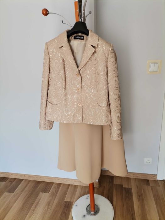 Elegancki kostium damski