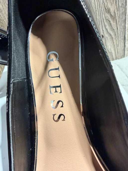Czarne buty na obcasie szpilki Guess Napril 2 41