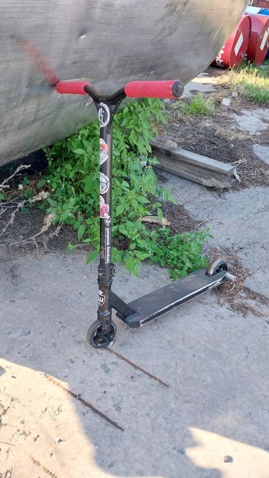 Трюковий самокат Defender