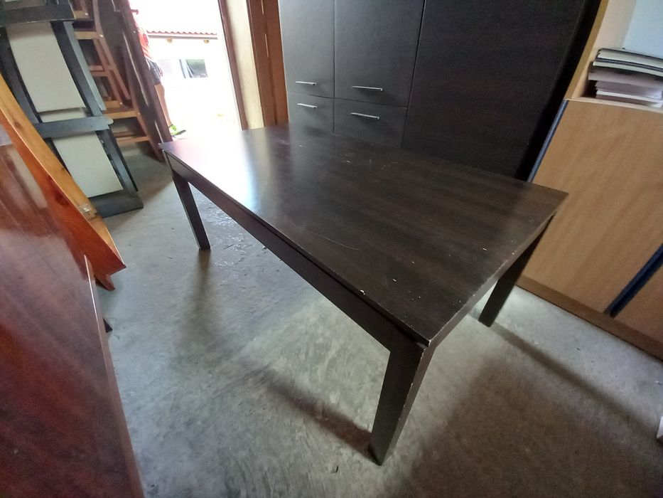 Meble do salonu: słupek i ława.