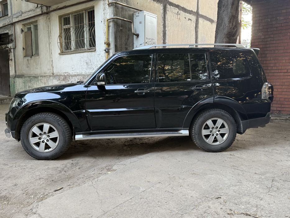 Mitsubishi pajero wagon 4
