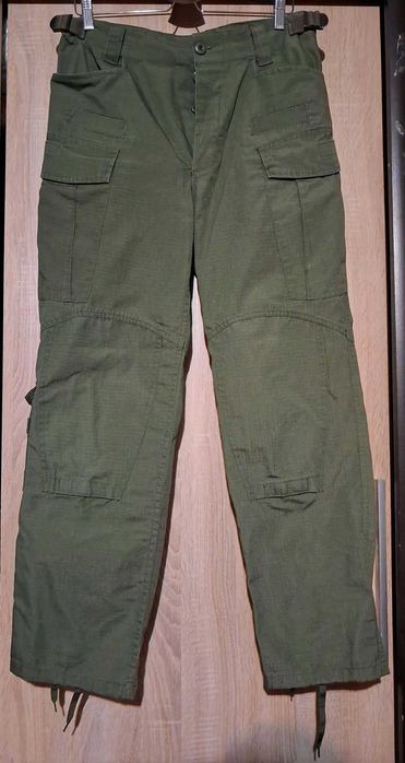 Spodnie khaki wojskowe