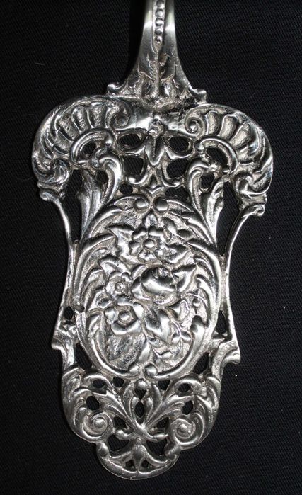 Pá de bolo de metal / Estilo renascentista