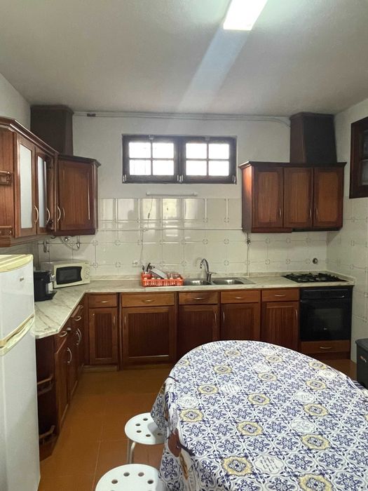 Quartos mobilados em moradia T4 na Alta de Coimbra para Estudantes
