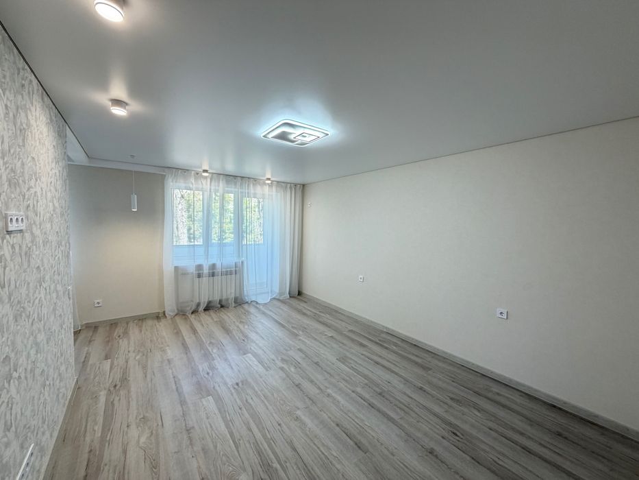 Продаж однокімнатної квартири в центрі міста (л1)