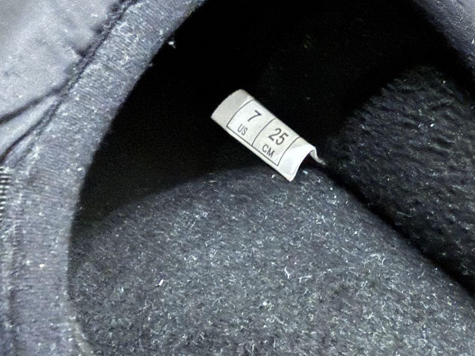 Puma. Взуття. Капці.