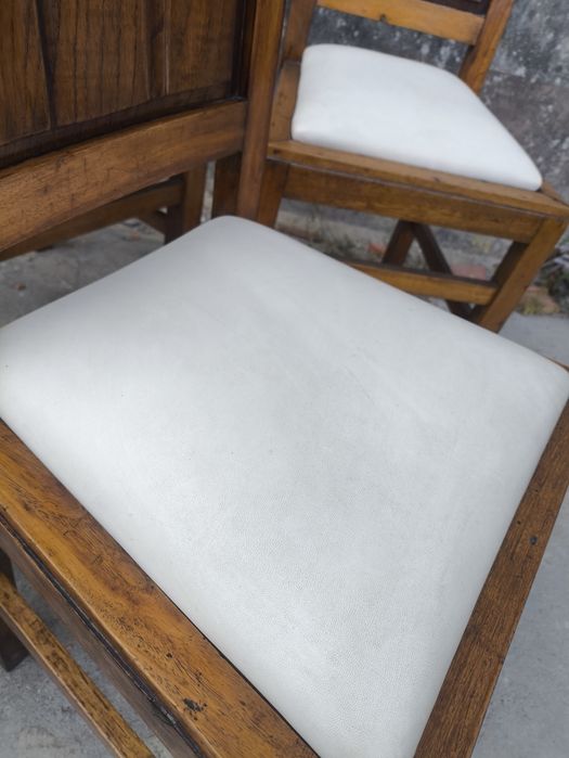Conjunto de 4 cadeiras vintage em madeira maciça