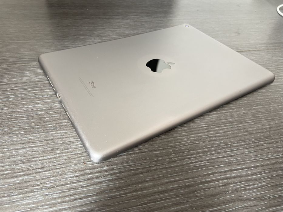 Ipad 6° geração (cinzento)