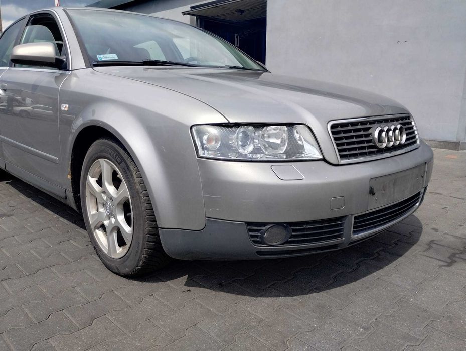zderzak przód przedni Audi A4 B6 LY7Q, części