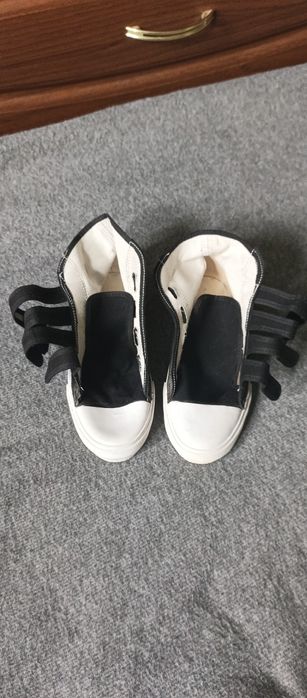 Нові дитячі кеди на липучках 24.2 см