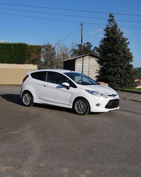 Ford fiesta.