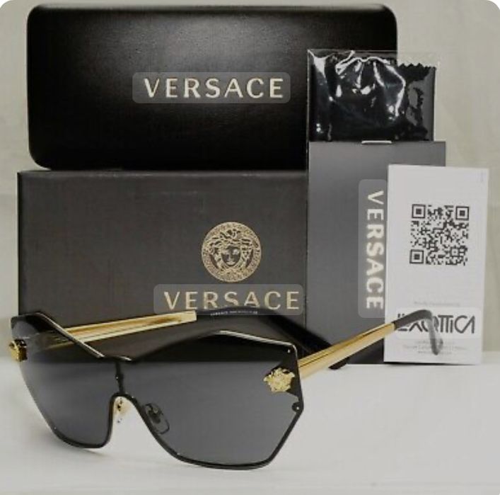 Солнцезащитные очки Versace