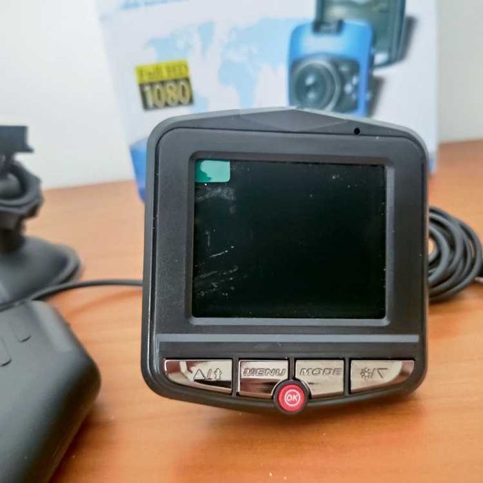 Full HD Car Camera with LCD Screen and Driving Video Recorder64740676964097123