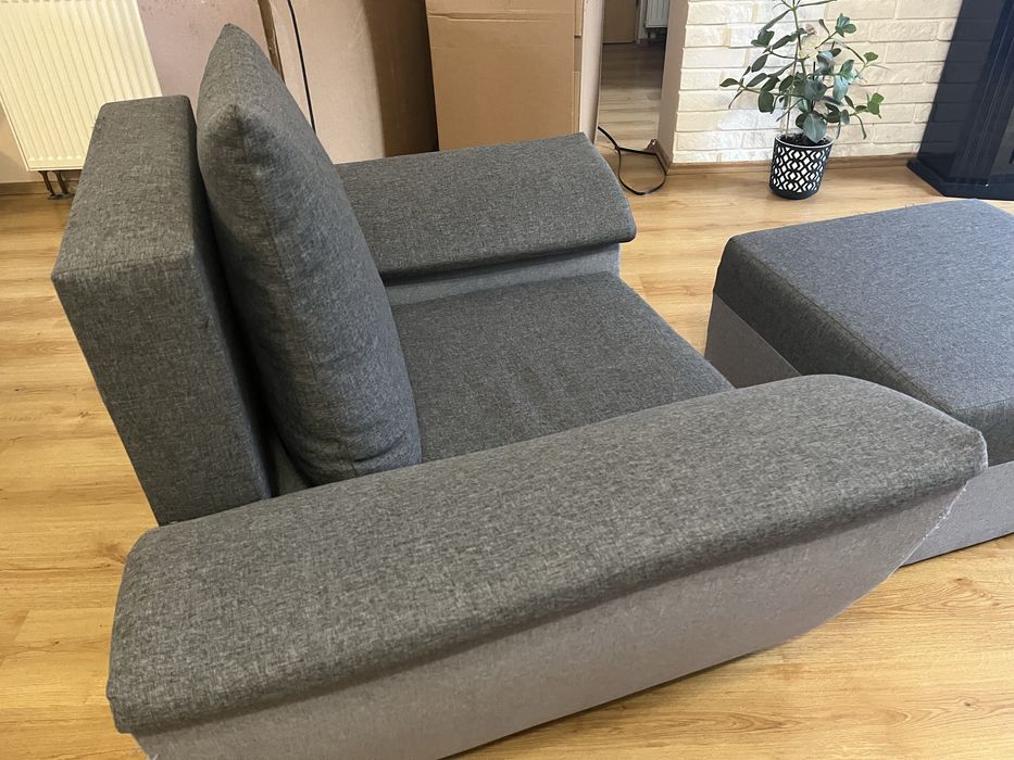 Fotel z podnozkiem w zestawie