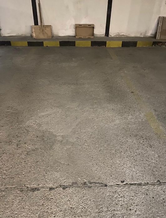 Miejsce postojowe plus komorka