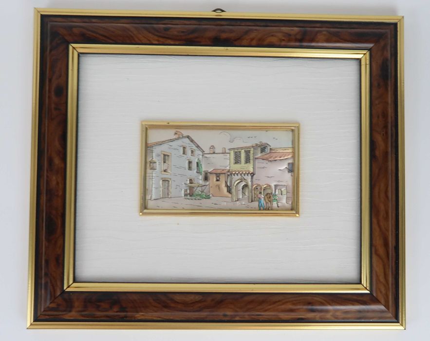 3 quadros pequenos com placas em prata