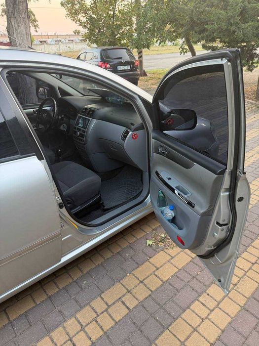 Продам Toyota Avensis Verso 2002 р.в.