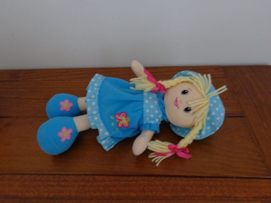 Boneca em tecido
