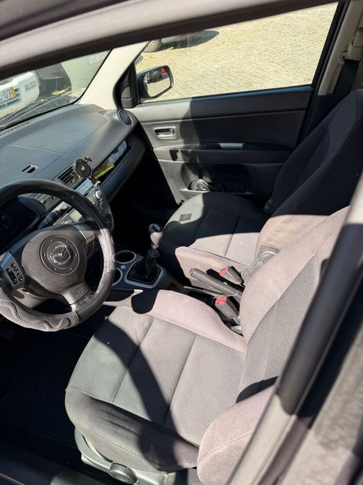 . Vendo Mazda 2 ano 2007, ideal para quem procura um carro económico, prático e de fácil condução, perfeito para o dia a dia.