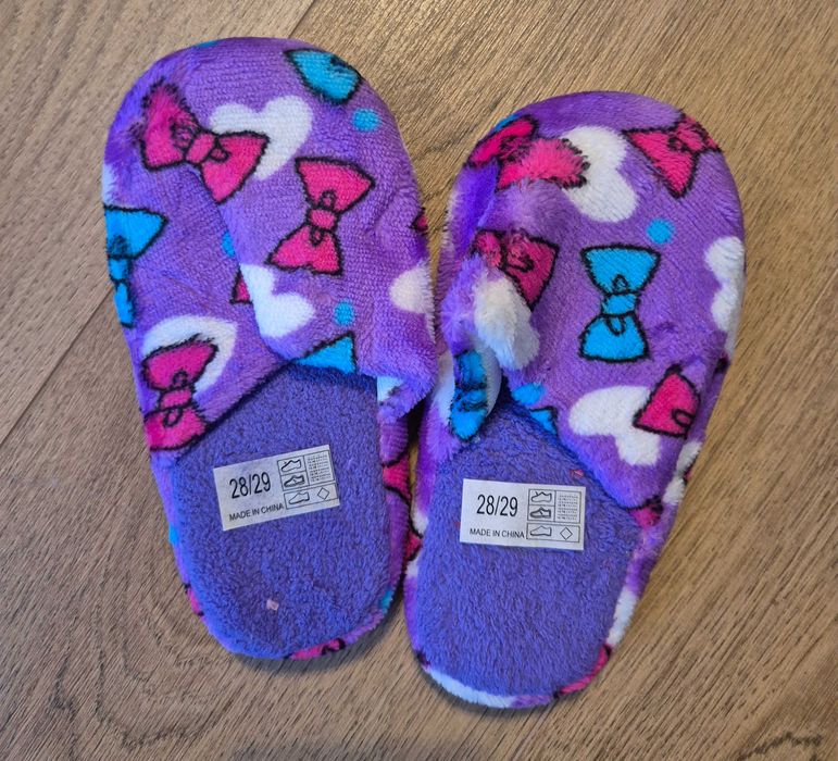 Kapcie dla dziewczynki. Rozmiar 28/29