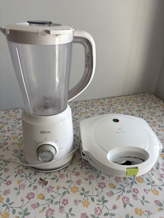 Liquidificador e sanduicheira
